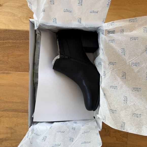 Brand New Black Ankle Boots with 2.25 Inch Heels, Size 9 Wide, NWT - Picture 4 of 4